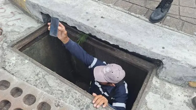 IPhone encontrado en alcantarilla del Paseo El Carmen