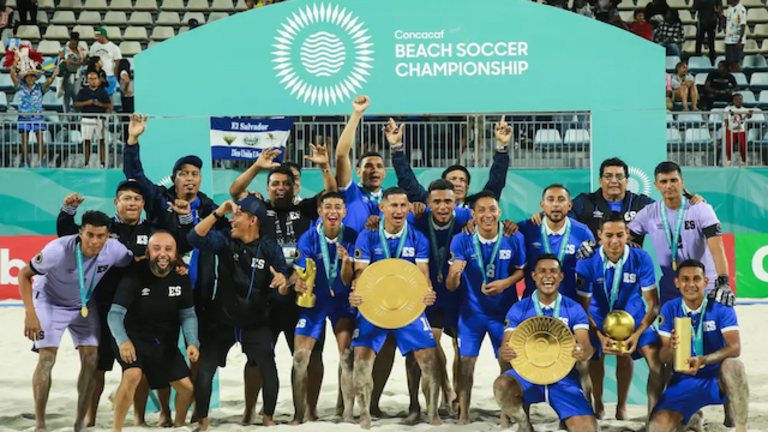 NASSAU, BAHAMAS. MARCH 16th: El Salvador Team in Celebration during the Final match between El Salvador and Guatemala of the Concacaf Beach Soccer Championship, held at the Malcom Park Beach Soccer Facility stadium, in Nassau, Bahamas. (PHOTO BY VICTOR STRAFFON/STRAFFON IMAGES/MANDATORY CREDIT/EDITORIAL USE/NOT FOR SALE/NOT ARCHIVE)