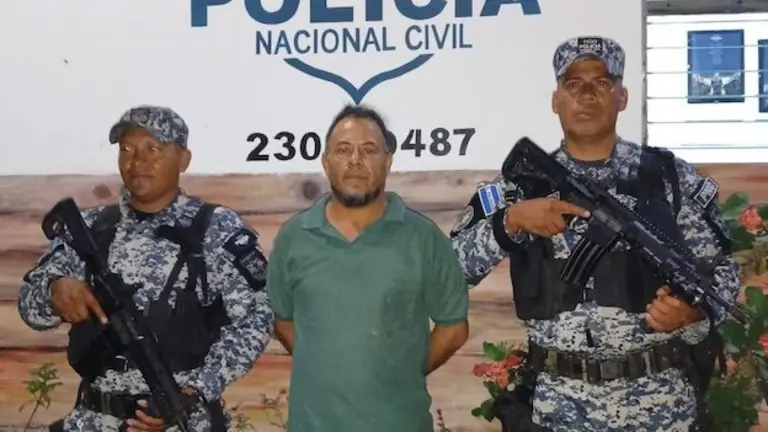 Efraín Flores López, 53 años de edad, intento de homicidio