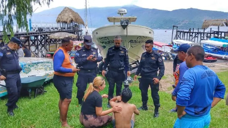 Rescatan a dos menores de edad de morir ahogados en Coatepeque 01-06-2025