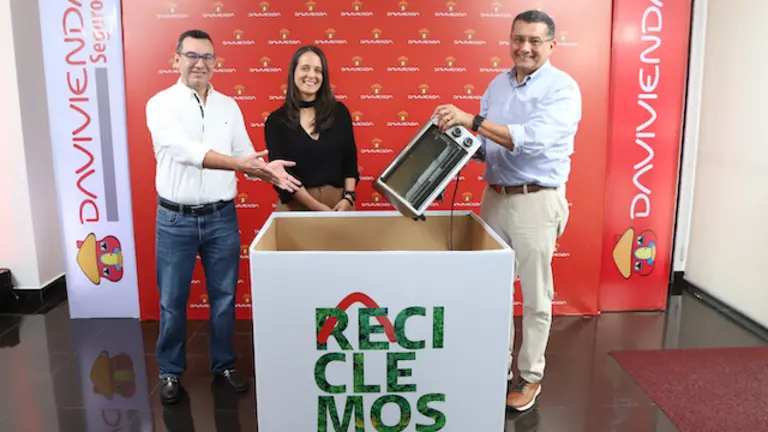 Conferencia de prensa por el Día Mundial del Medio Ambiente y Lanzamiento de la Campaña "Reciclemos con Banco Davivienda" en la Agencia Zona Rosa en San Salvador, El Salvador, el 5 de junio de 2025.
Foto Banco Davivienda por Salvador Meléndez