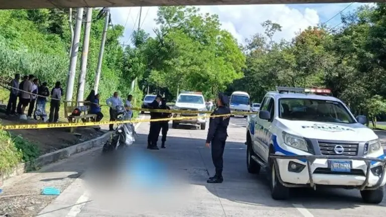 Mujer fallecida en paso desnivel en Santo Tomás, carretera Comalapa, 31-08-2028