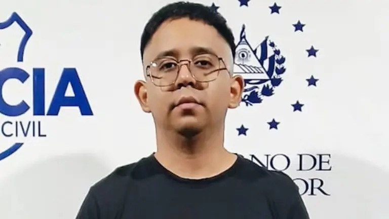 Junio Osiel Benavides Villanueva, 26 años de edad, hurto por medios informáticos