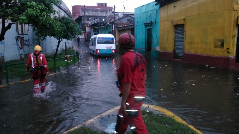 Calles inundadas por lluvias