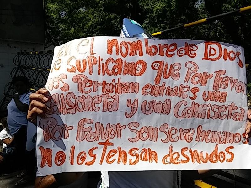 Familiares de reos protestan