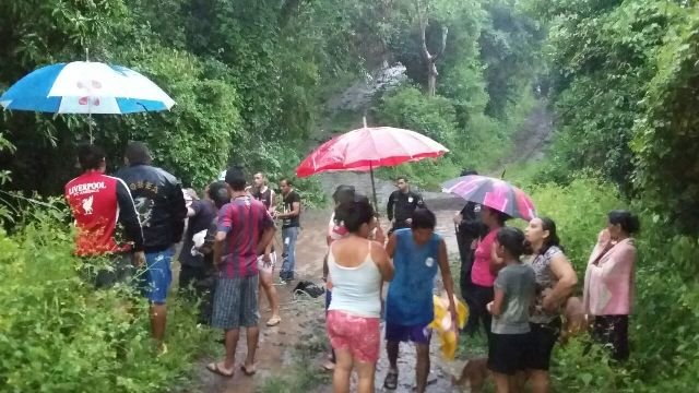 buscan niño ahogado