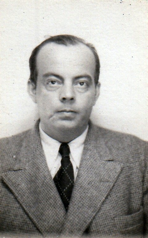 <p>La acreditación de prensa de Antoine de Saint-Exupéry hallada el 30 de junio de 2016 en el Centro Documental de la Memoria Histórica en Salamanca</p>