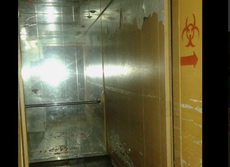 ascensor de hospital Santa Teresa de Zacatecoluca no funciona por falta de energía.