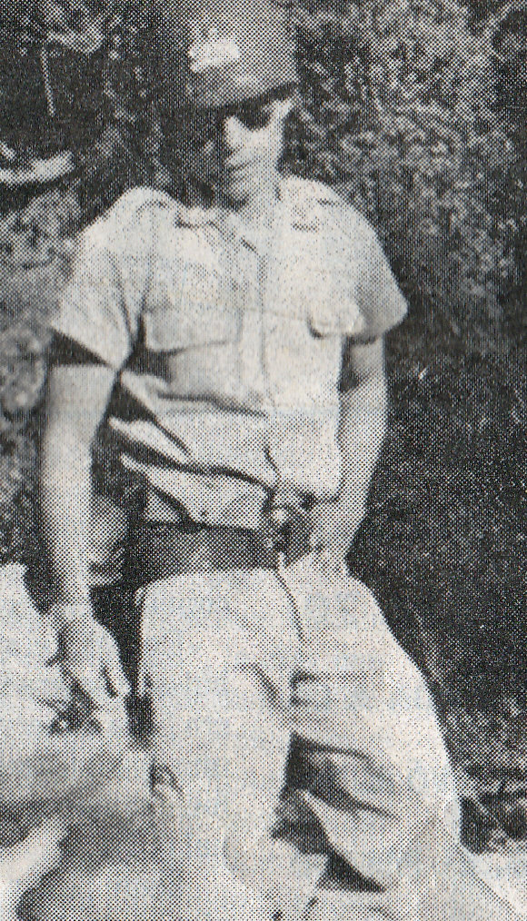 Roberto d’Aubuisson durante su vida militar.