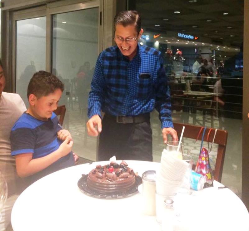 solo en su cumpleaños 1