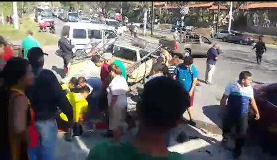 accidente de tránsito carretera a Santa Ana