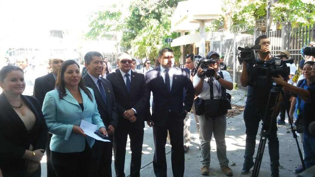 Jerarquía católica marcha contra la minería metálica