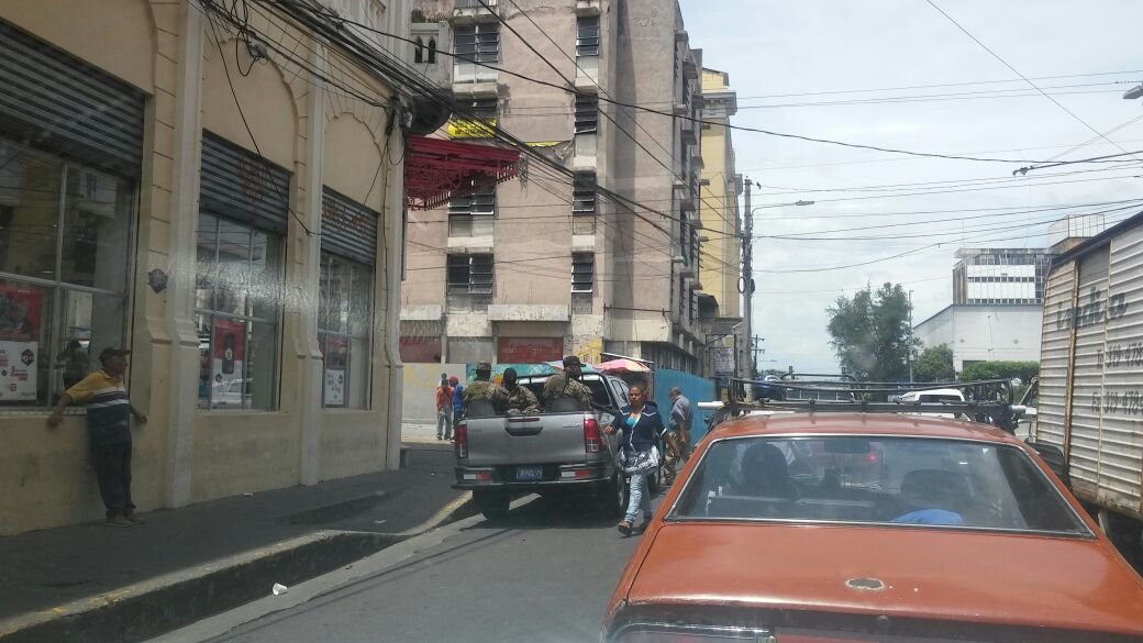 despliegue de policías en la zona