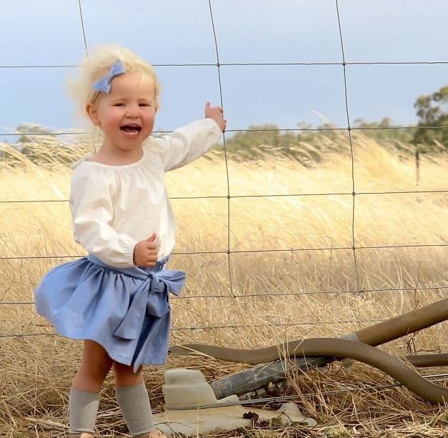 Niña foto peligrosa2