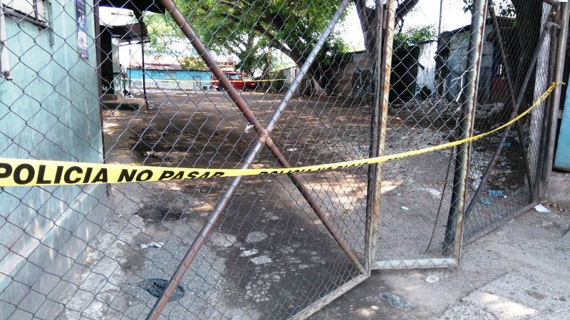 Asesinan a hombre a machetazos