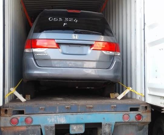 vehiculo chocado ropa usada