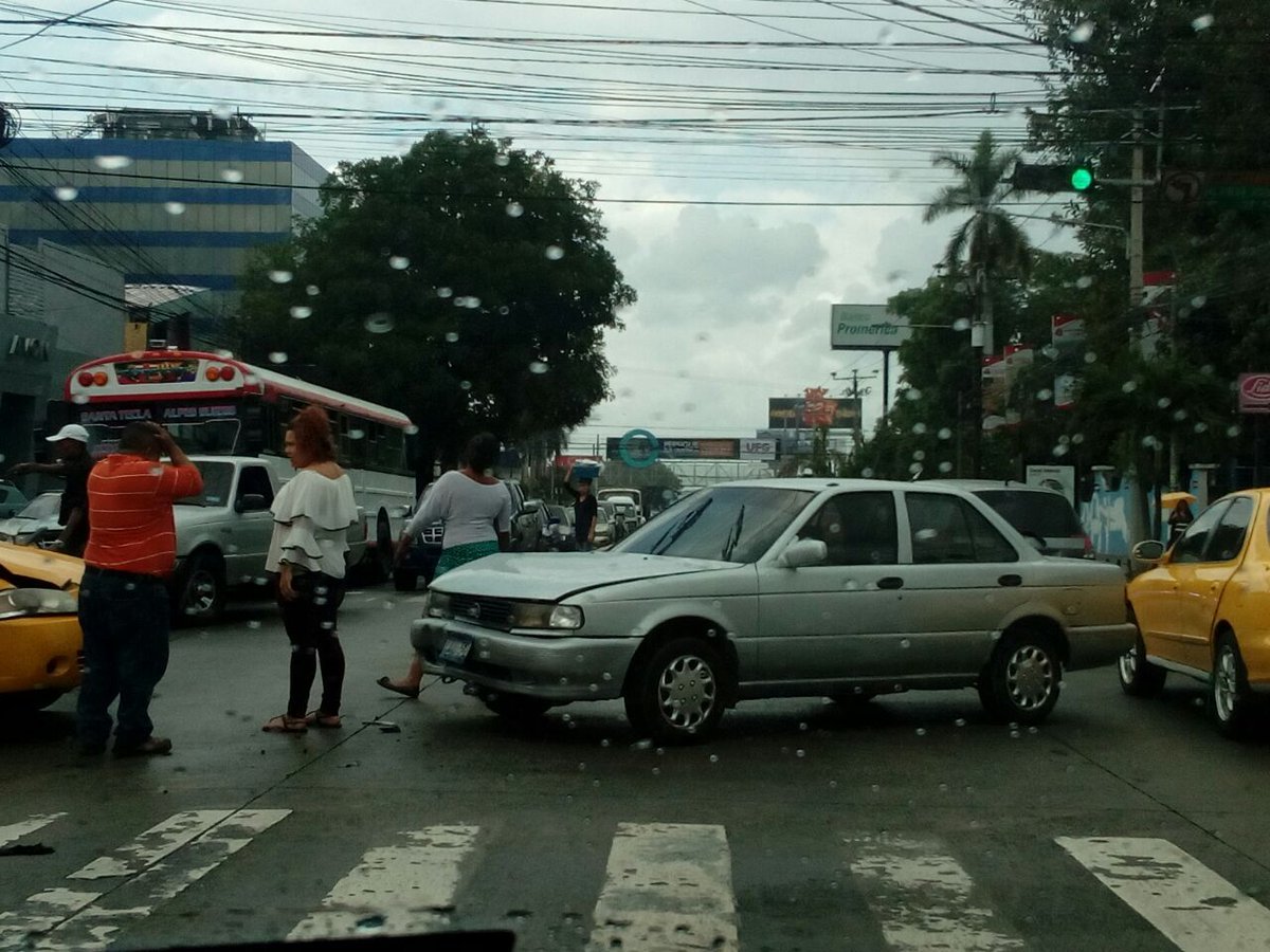 Accidente de transito en alameda Roosevelt