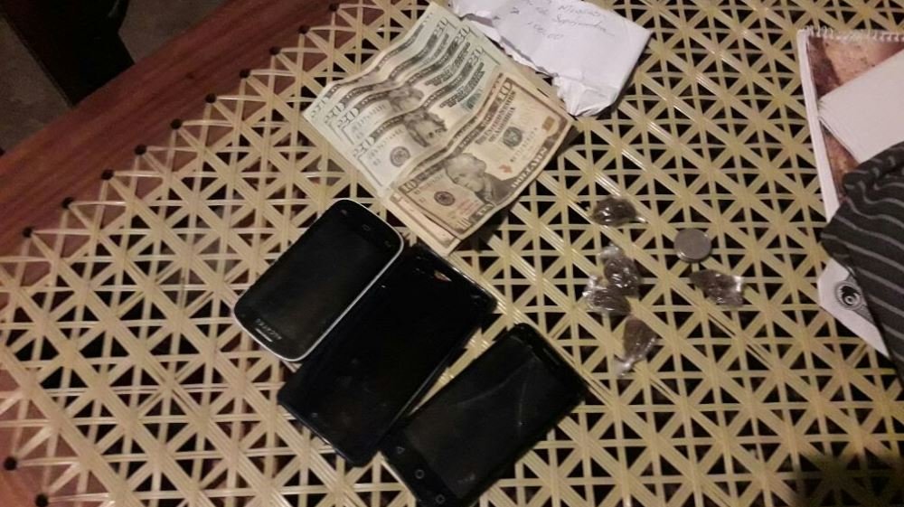 Celulares y dinero incautados a detenidos en Zaragoza