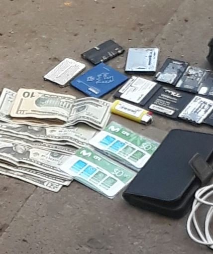 Dinero decomisado a Policia en Santa Ana