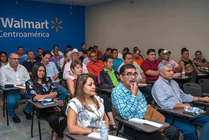 Walmart esquina octubre 1