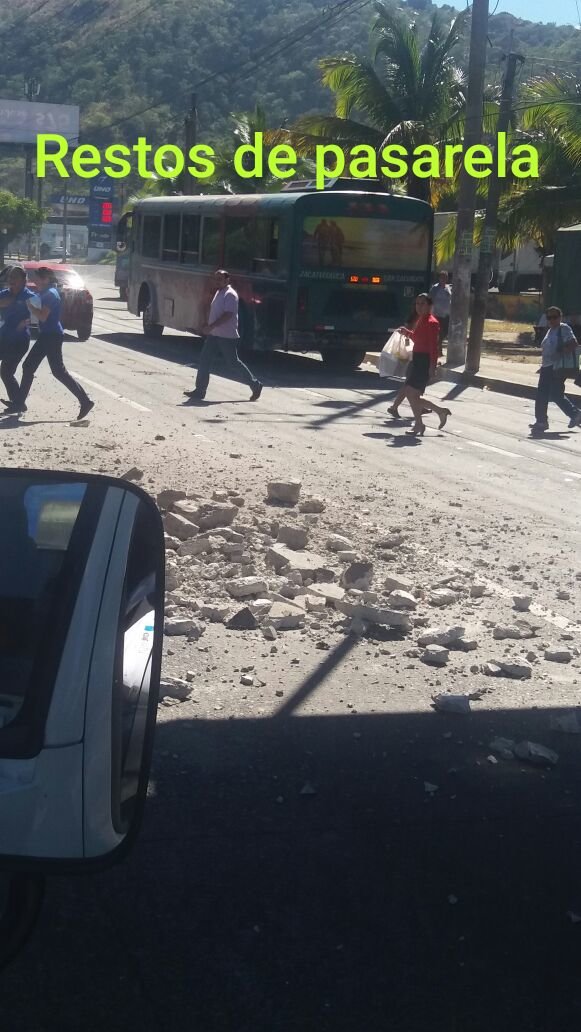 Pasarela destruida (1)