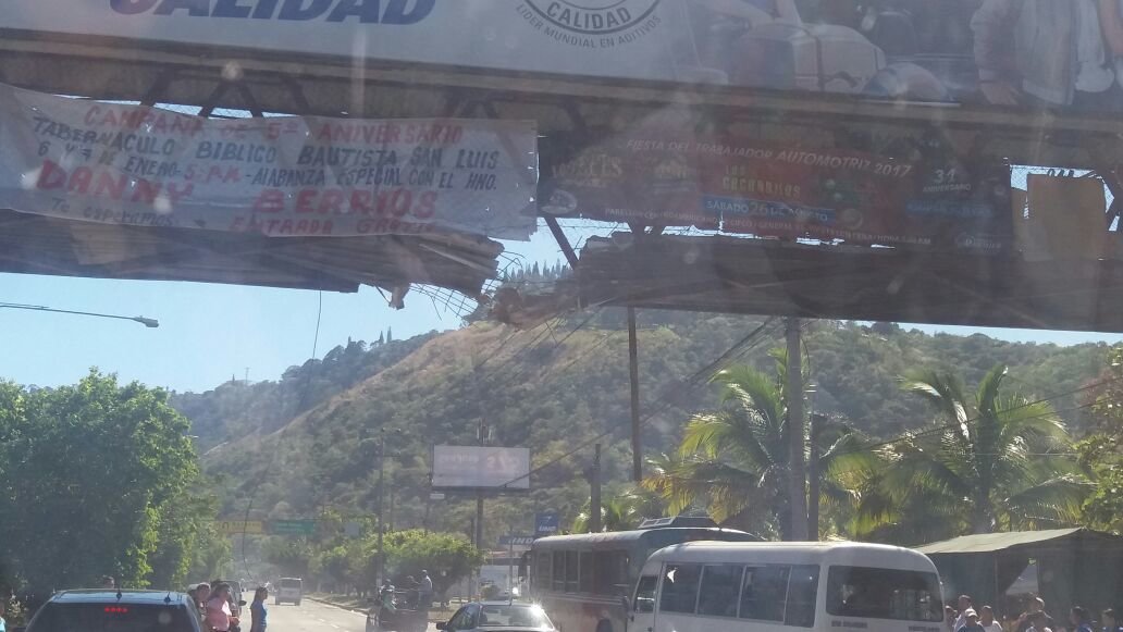 Pasarela destruida (2)