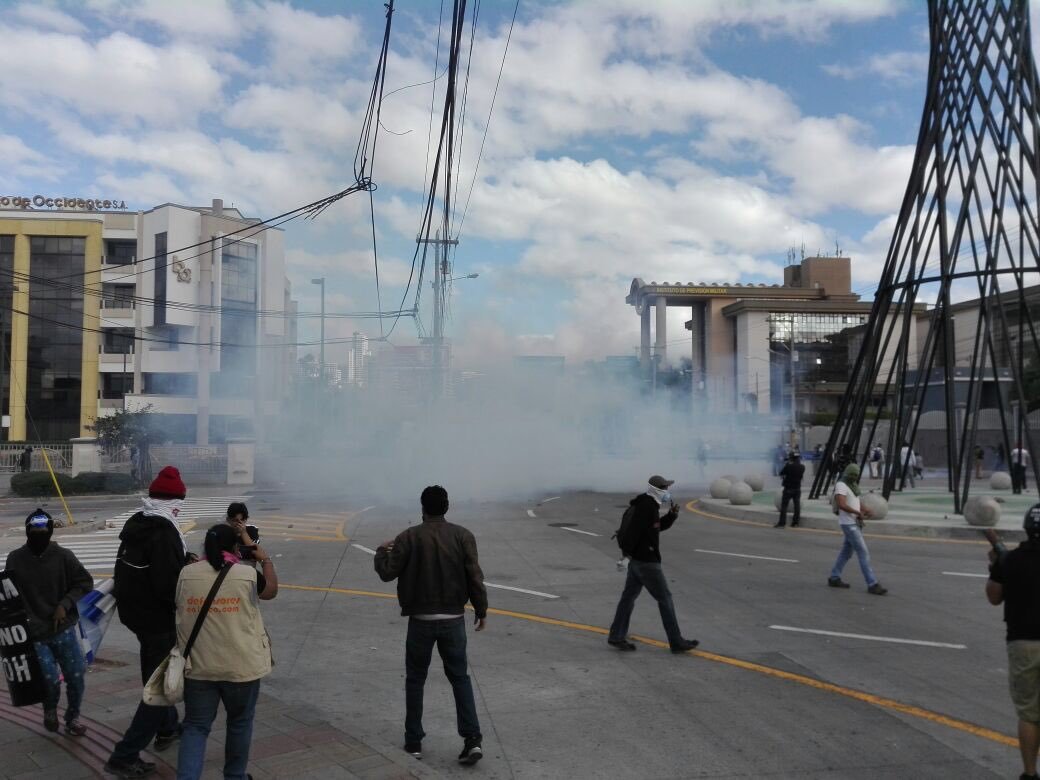 Protestas durante toma de posesión en Honduras