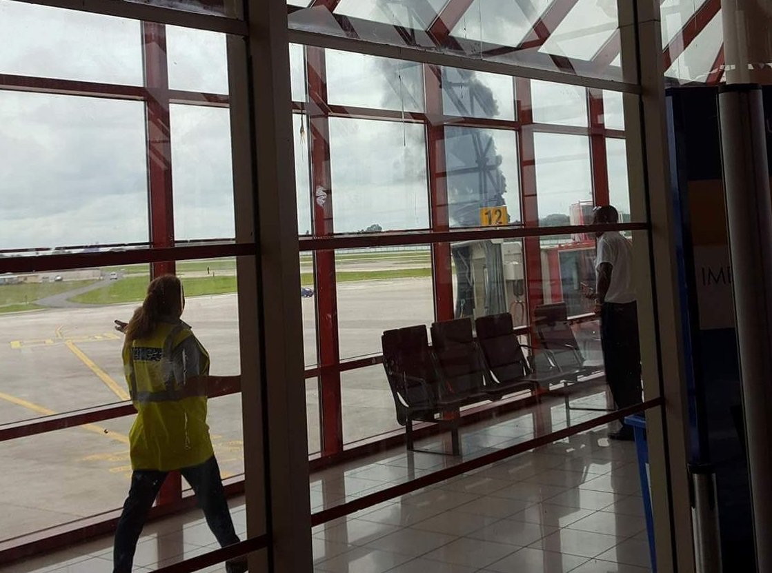 AVION EN CUBA