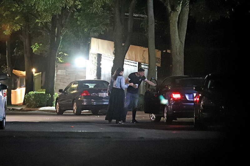 Héctor Herrera recibe a las mujeres en la fiesta de la selección mexicana