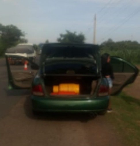 vehículo tambo droga