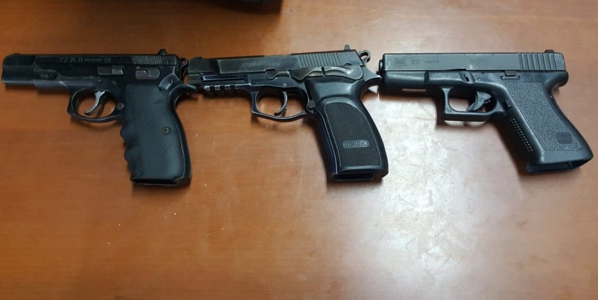 Armas decomisadas en la 25