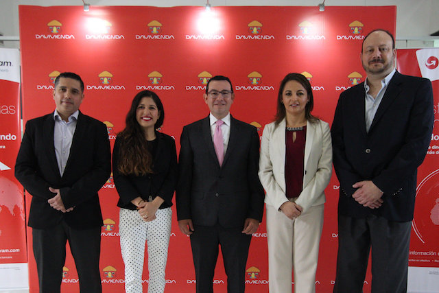 Davivienda firma alianza con MoneyGram en las instalaciones de la Agencia Davivienda Centro Financiero en San Salvador, El Salvador, el 10 de octubre de 2018.Foto Davivienda/ Salvador MELENDEZ