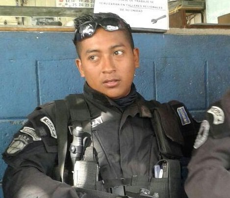 agenete en san jacinto César Alberto Zepeda con número de ONI 30601, quien recibió dos impactos de bala en el tórax
