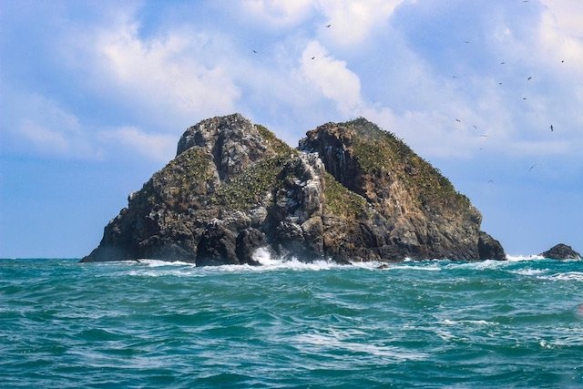 FARALLONES PUNTA SAL 1