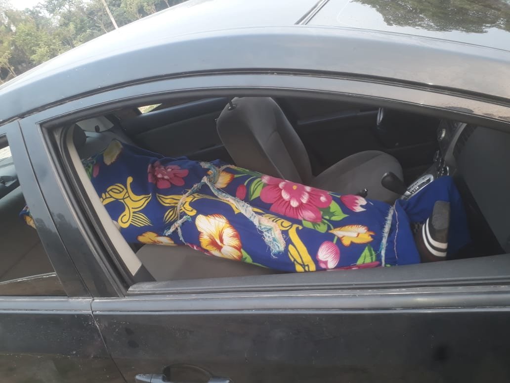 Bulto de vehìculo en San Bartolo