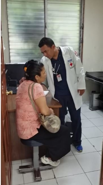 Médico de Cruz Roja