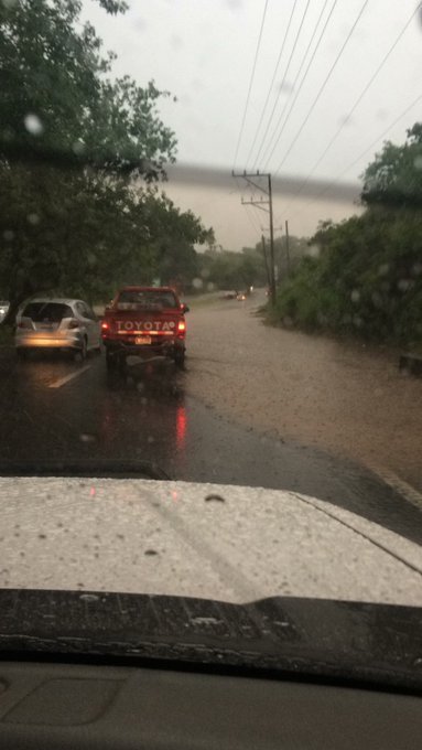 Calle Santa Ana y San Salvador inundada
