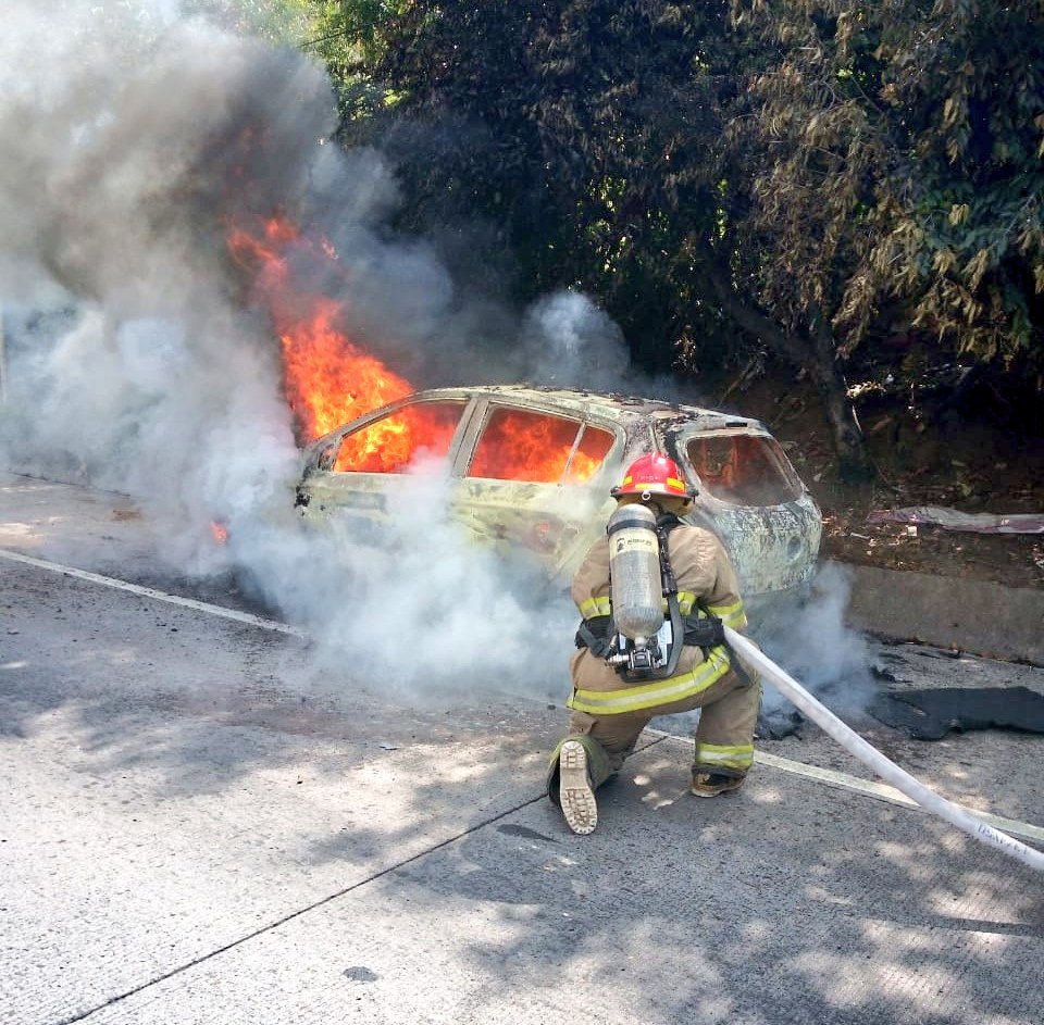 Carro incendiado2