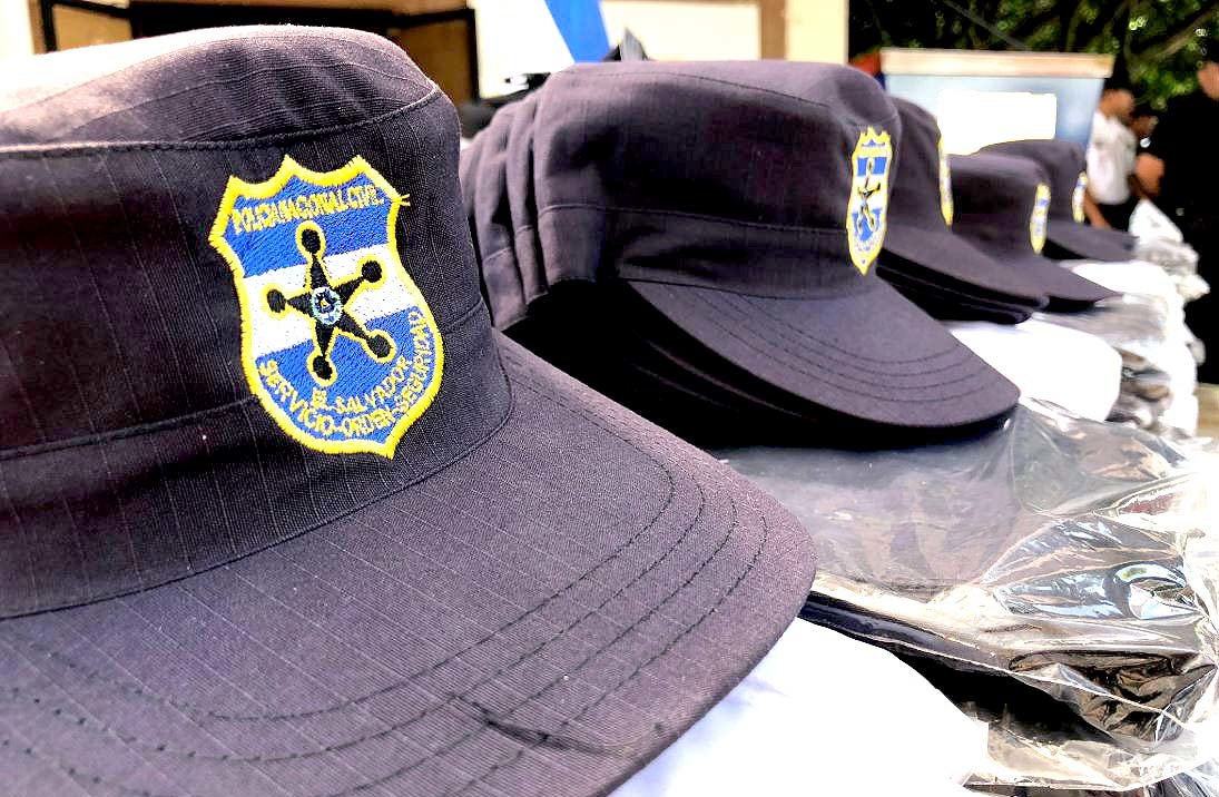 Botas y uniformes PNC 3