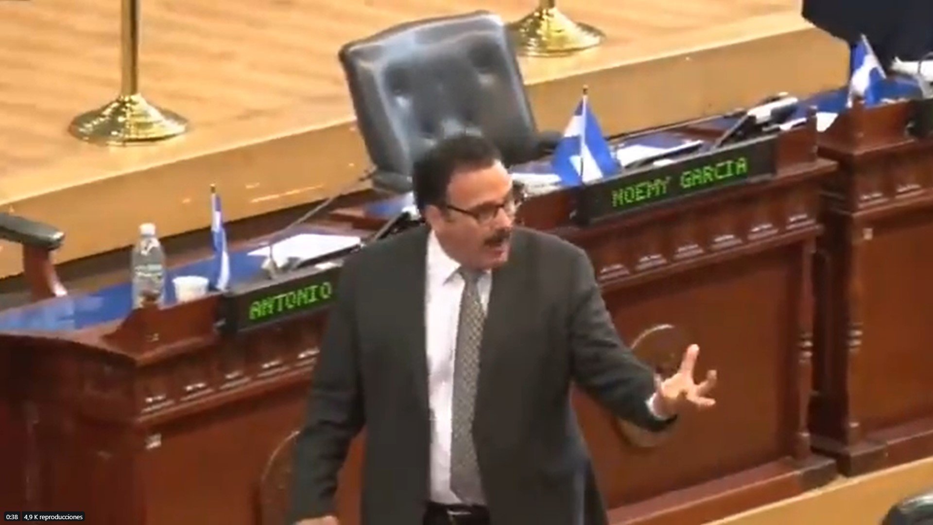 Francis Zablah se retira