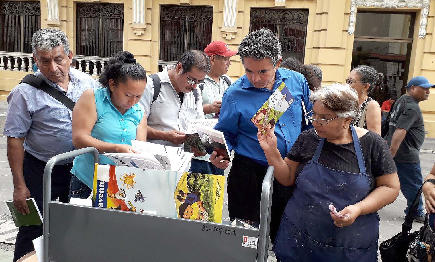 Biblioteca Nacional Regala Libros 7
