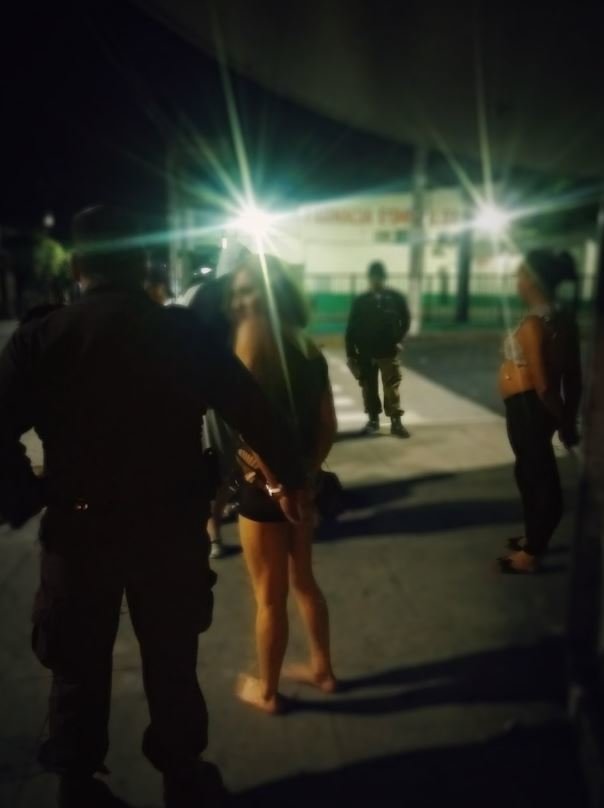 Travestis detenidos en Santa Tecla 3