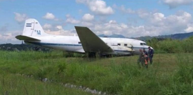 Avión Faes