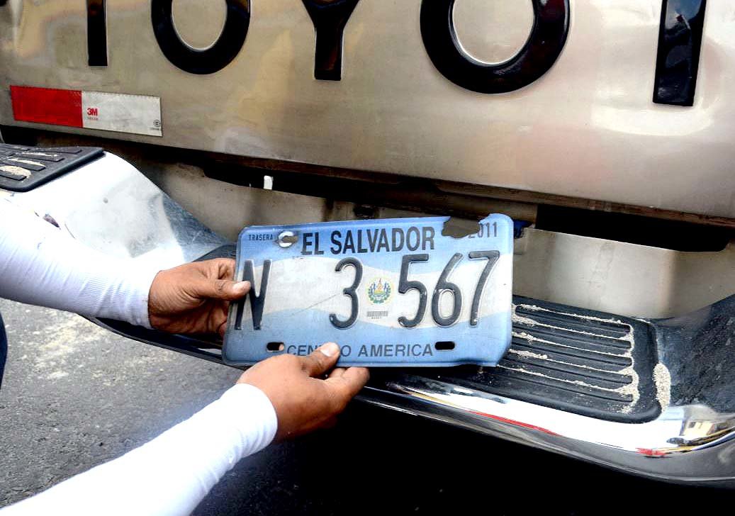 Decomisan placas a vehículo de la CSJ y Lotería Nacional de Beneficiencia 2