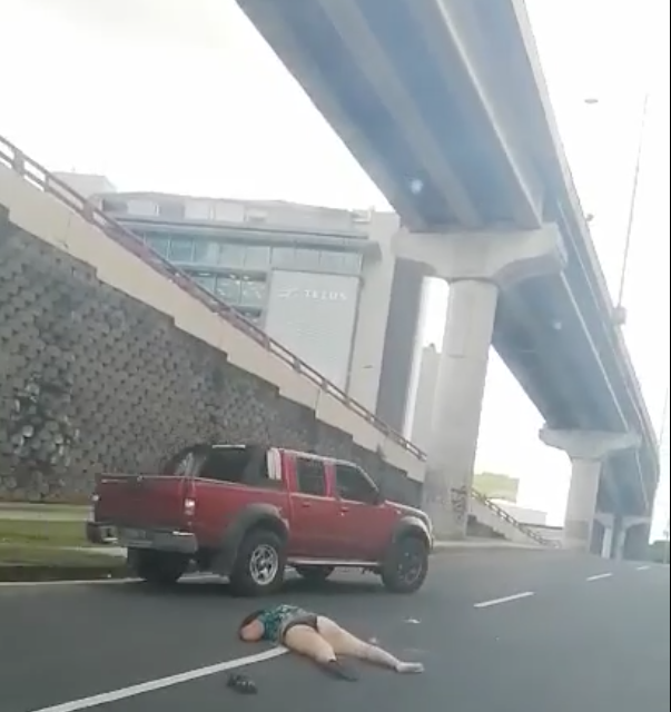 Joven suicida Multiplaza