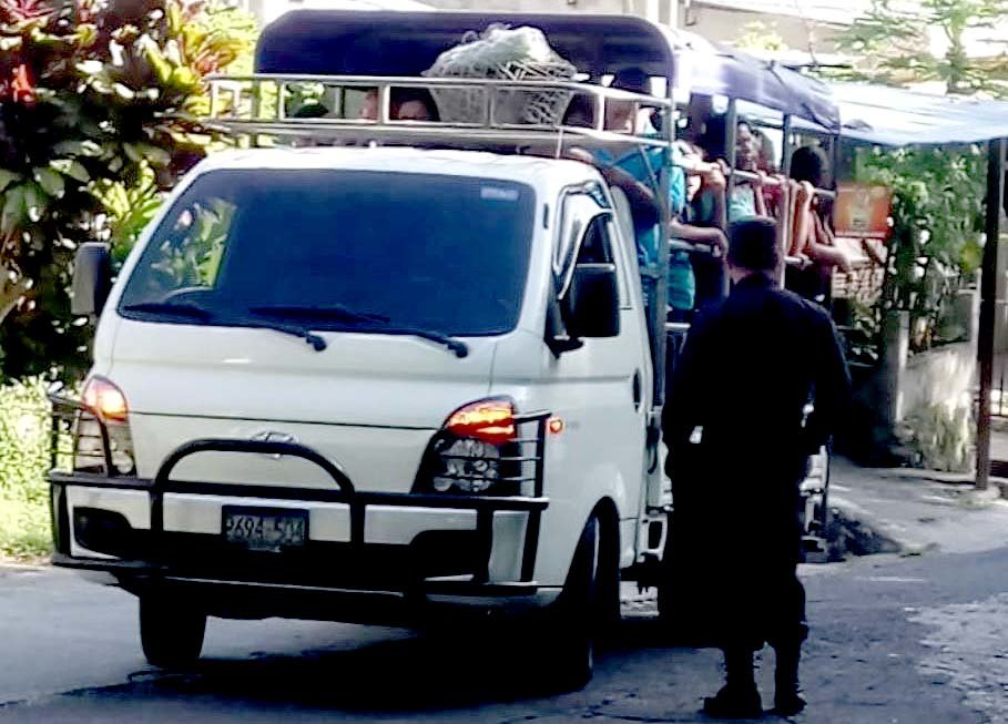 Camiones de viajes en El Carmen Cuscatlán 1