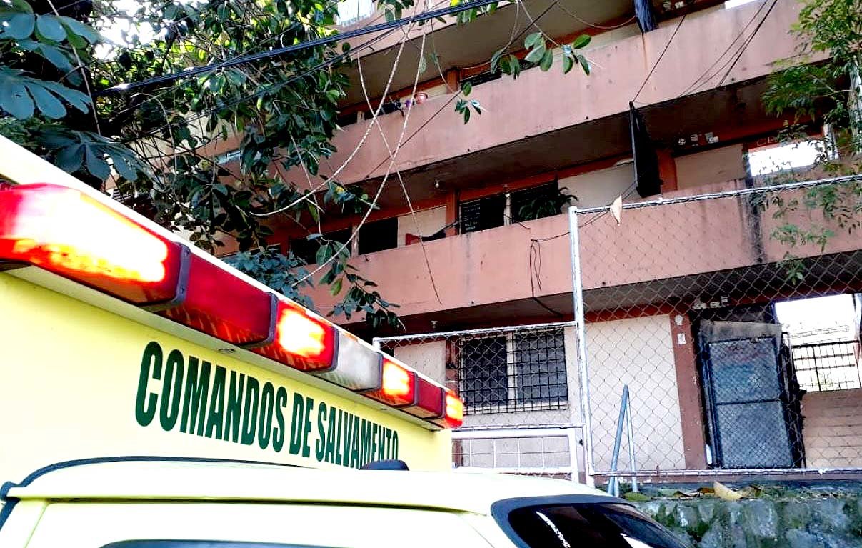 Daños en edificios de la colonia Atlacatl 2