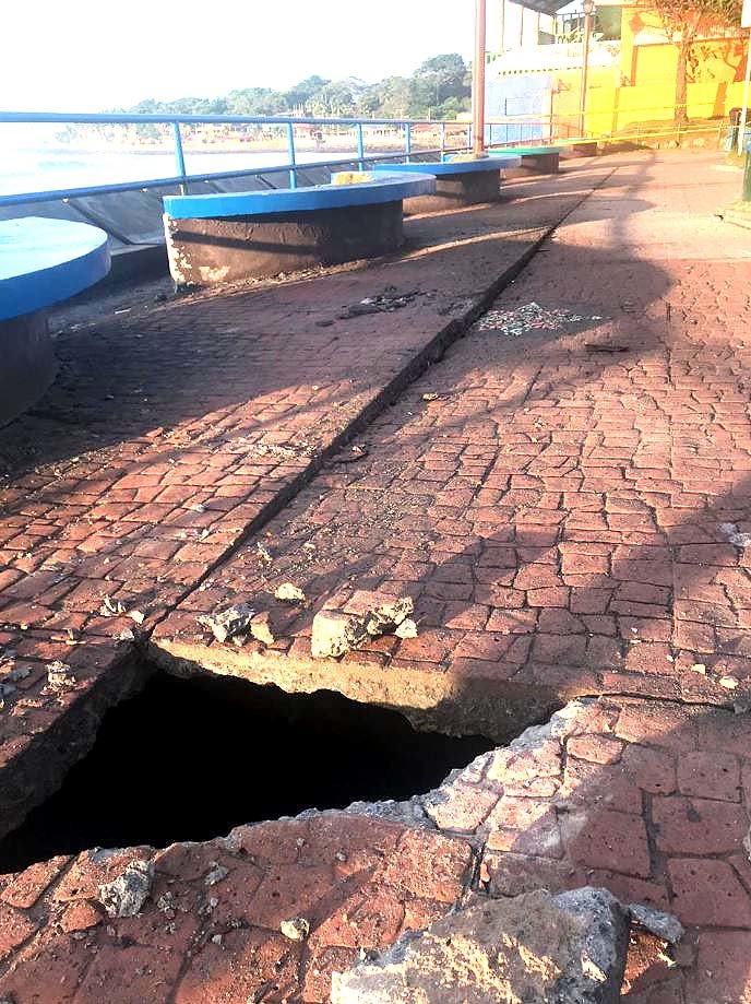 Daños en Malecón del Puerto de La Libertad 2