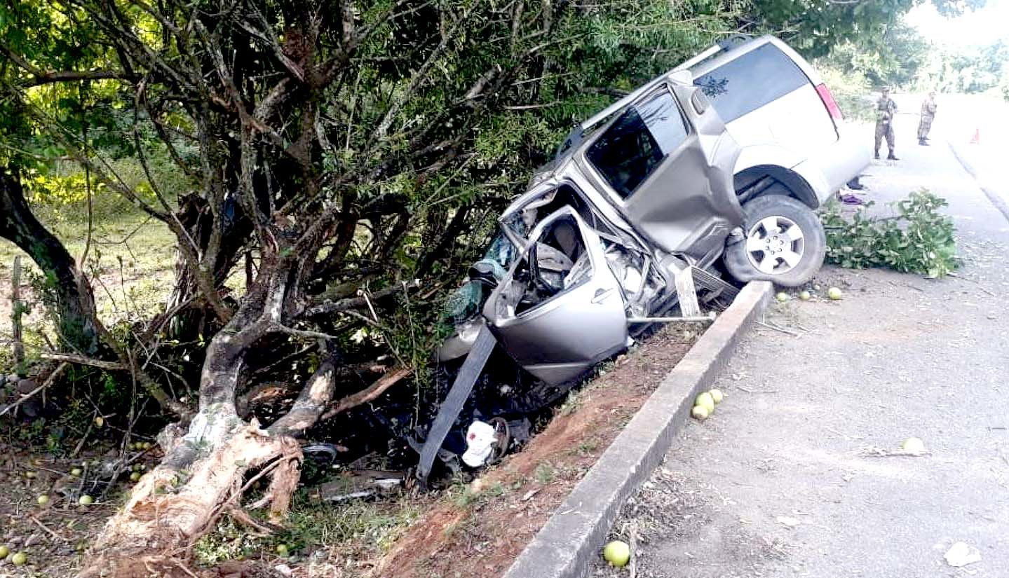 Policías accientados en cantón Cercos de Piedra, San Alejo, La Unión
