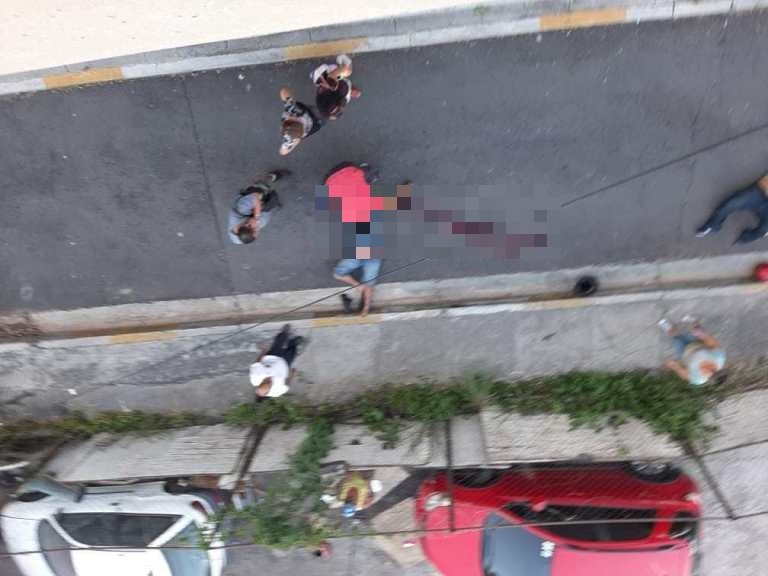 Mototciclistas caídos de paso a desnivel 3